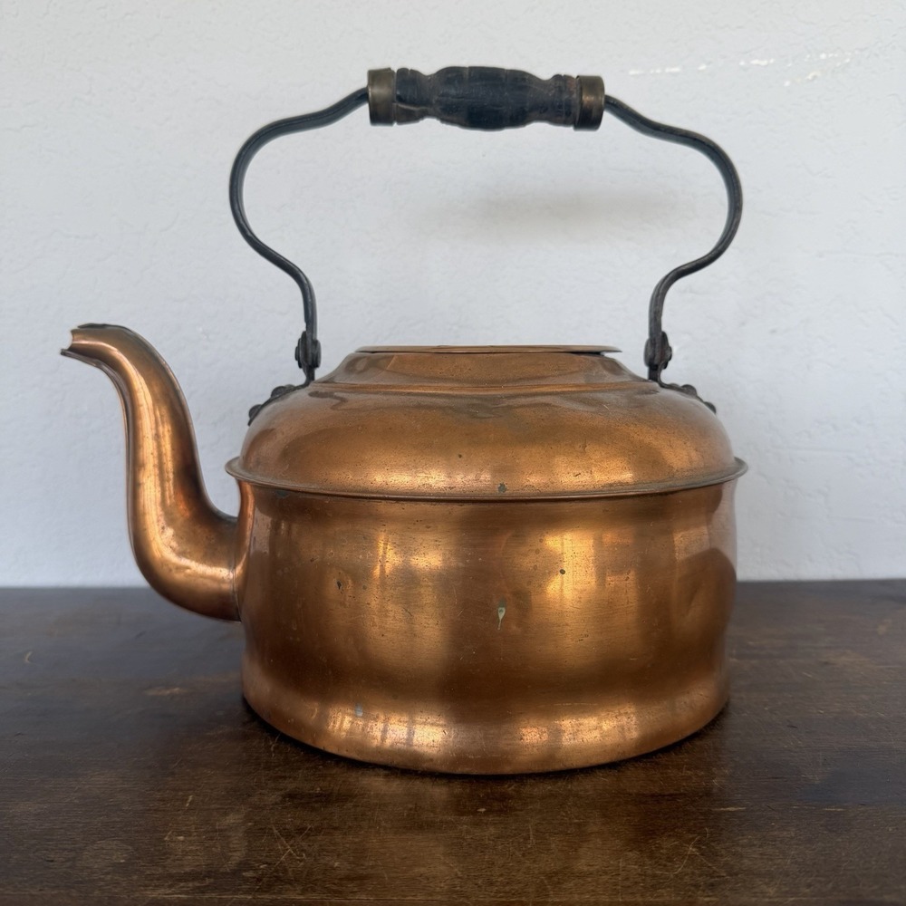 Antique Hammered Copper‎ Tea Kettle Wood Handle Ornate Lid Vintage Large
